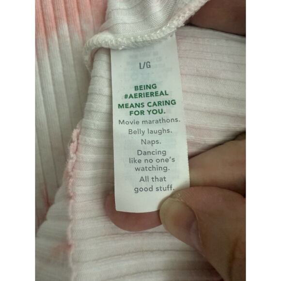 Aerie Cropped - Picture 4 of 5